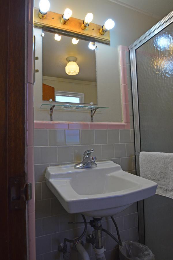 سارية العلم Western Hills Motel المظهر الخارجي الصورة